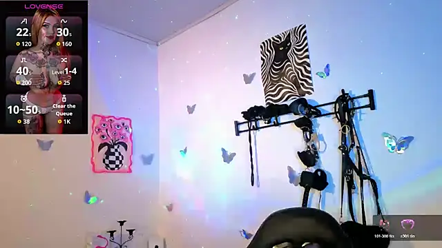 Zoeee 001 online show from 03.26.26