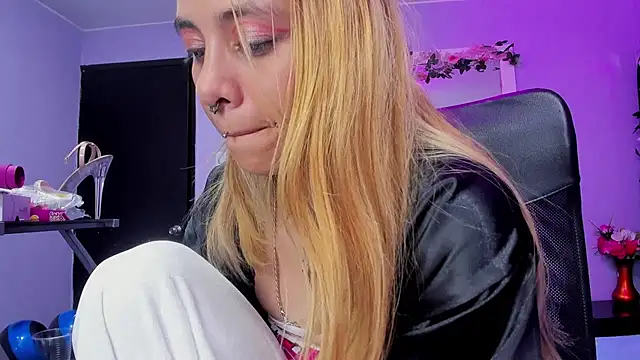 Dakota Angell  online show from 02.08.26