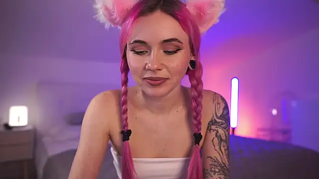 Sarah Pink online show from 03.09.25