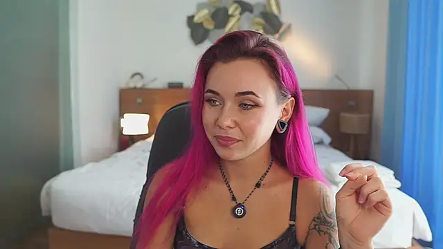 Sarah Pink online show from 02.08.26