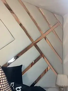 Nia Crawford online show from 02.01.26