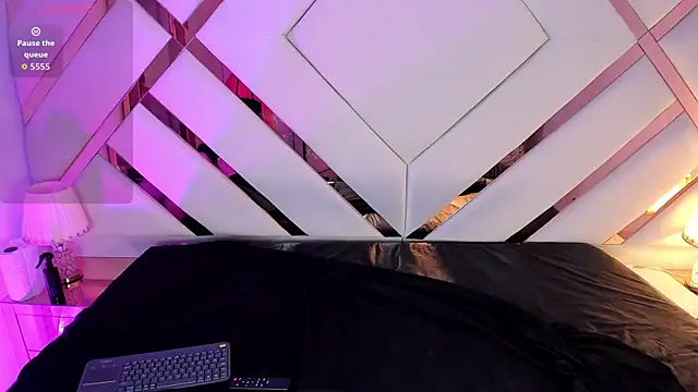 Nia Crawford online show from 03.01.26