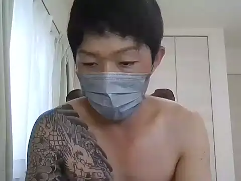 Snapshot of K0U-123 chatting on 06.12.26 K0U-123 online show from 06.12.26