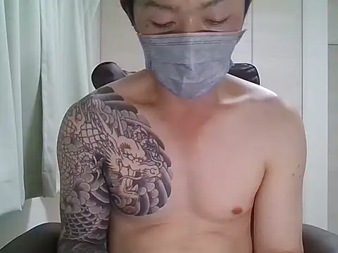 Snapshot of K0U-123 chatting on 06.13.26 K0U-123 online show from 06.13.26