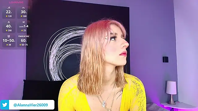 Snapshot of AlannaViera chatting on 04.24.26 AlannaViera online show from 04.24.26