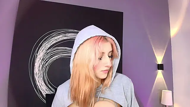 Snapshot of AlannaViera chatting on 05.11.26 AlannaViera online show from 05.11.26