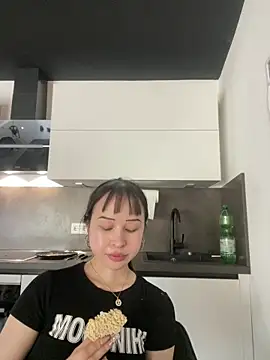 Snapshot of Just-Lilly chatting on 05.03.26 Just-Lilly online show from 05.03.26
