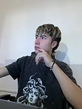 Snapshot of AlexanderCollman2 chatting on 04.21.26 AlexanderCollman2 online show from 04.21.26