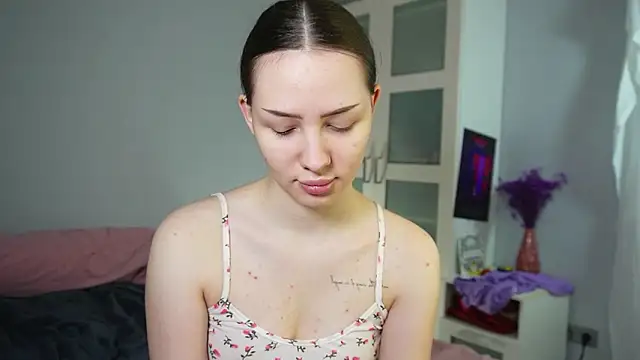 Snapshot of Murmella chatting on 02.27.26 Murmella online show from 02.27.26