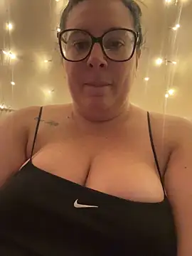 Snapshot of JasmineGlow7 chatting on 02.18.26 JasmineGlow7 online show from 02.18.26