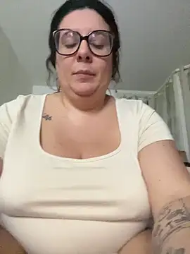 JasmineGlow7 online show from 04.26.26