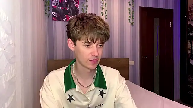 Snapshot of Sweet_Dude chatting on 04.21.26 Sweet Dude online show from 04.21.26