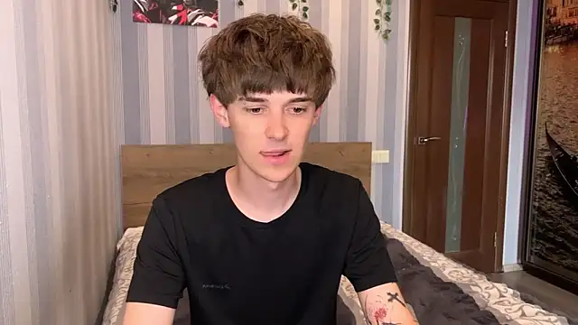 Snapshot of Sweet_Dude chatting on 05.18.26 Sweet Dude online show from 05.18.26