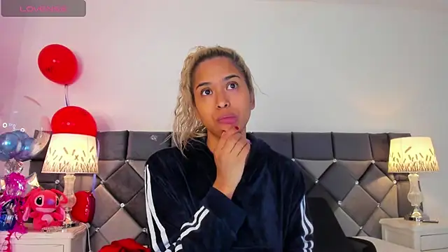 Snapshot of _Giorgiina_ chatting on 02.14.26 Giorgiina online show from 02.14.26