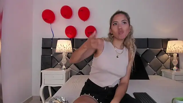 Snapshot of _Giorgiina_ chatting on 02.19.26 Giorgiina online show from 02.19.26