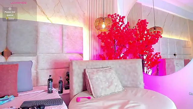 EmmaLovve online show from 03.27.26