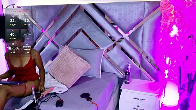 EmmaLovve online show from 05.19.26