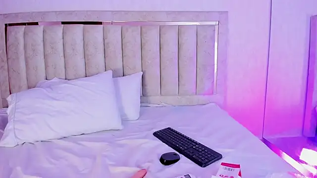 Snapshot of SeleneSantana chatting on 02.27.26 SeleneSantana online show from 02.27.26