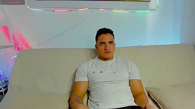 Snapshot of jhon_nicolas chatting on 03.02.26 jhon nicolas online show from 03.02.26