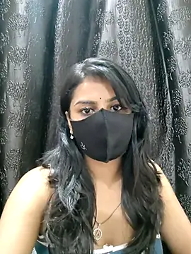 Snapshot of Alix_cuti chatting on 06.23.26 Alix cuti online show from 06.23.26