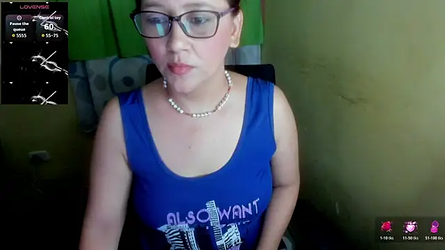 Snapshot of LuciaMiilf chatting on 06.22.26 LuciaMiilf online show from 06.22.26