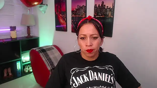 Snapshot of Milfangel1 chatting on 02.05.26 Milfangel1 online show from 02.05.26