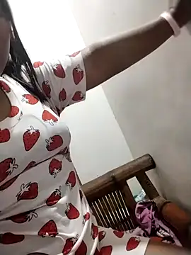 Snapshot of biggbooty15 chatting on 02.25.26 biggbooty15 online show from 02.25.26