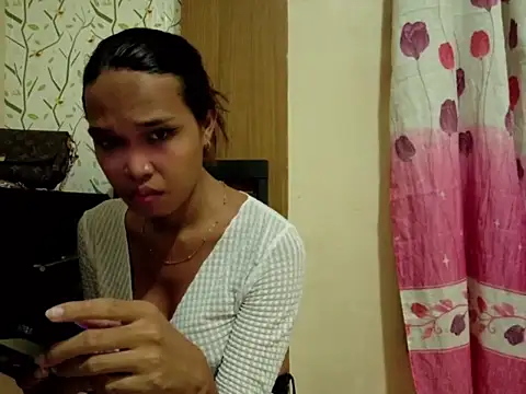 Snapshot of WildJennifercum chatting on 06.15.26 WildJennifercum online show from 06.15.26
