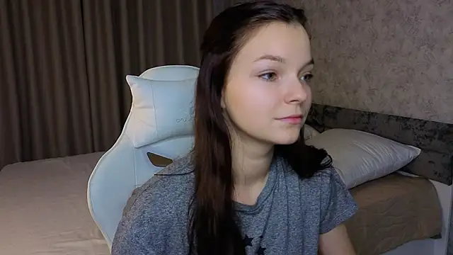 Snapshot of ElizaPizza chatting on 05.11.26 ElizaPizza online show from 05.11.26