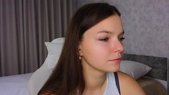Snapshot of ElizaPizza chatting on 05.19.26 ElizaPizza online show from 05.19.26