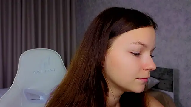 Snapshot of ElizaPizza chatting on 06.01.26 ElizaPizza online show from 06.01.26