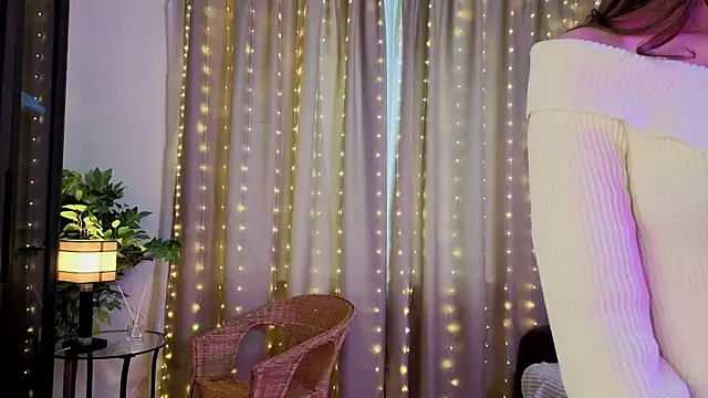 Snapshot of TobiMillinor chatting on 02.08.26 TobiMillinor online show from 02.08.26