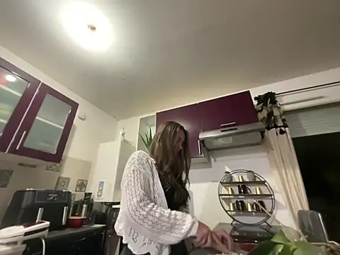 Snapshot of alixxxm7 chatting on 02.17.26 alixxxm7 online show from 02.17.26