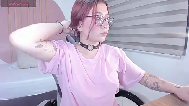 charlottee27  online show from 02.06.26