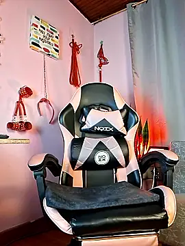 Snapshot of kenia_thompsom01 chatting on 02.26.26 kenia thompsom01 online show from 02.26.26