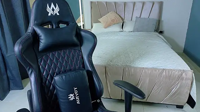 Alishaa sweet online show from 04.15.26