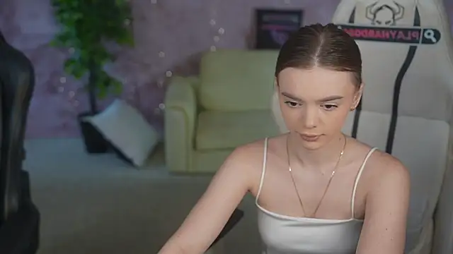 Snapshot of Zlata_Sky chatting on 07.31.26 Zlata Sky online show from 07.31.26