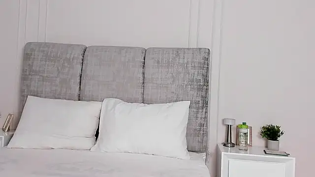 Snapshot of PenelopeSaenz_ chatting on 02.20.26 PenelopeSaenz online show from 02.20.26