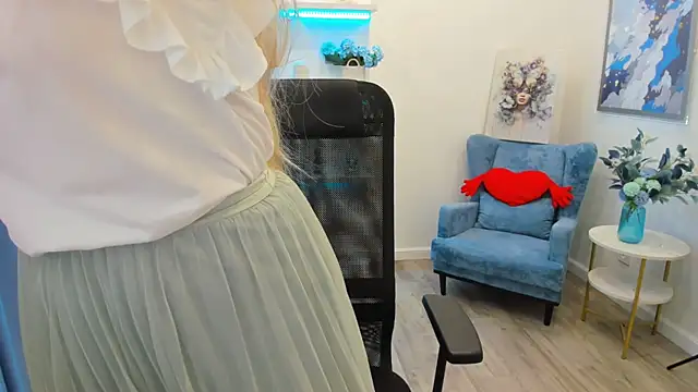 CharlotteKerti online show from 06.10.26