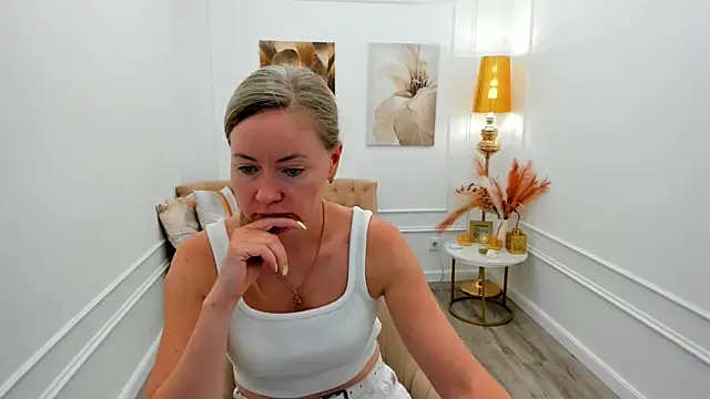 CharlotteKerti online show from 06.14.26