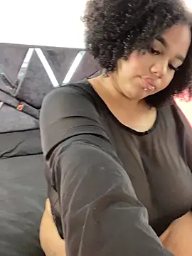 Snapshot of AlahiaFrequency chatting on 02.02.26 AlahiaFrequency online show from 02.02.26