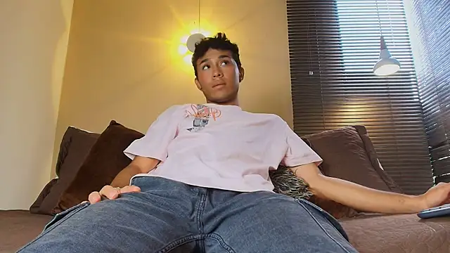 Snapshot of Damon_Salvarote_S chatting on 02.13.26 Damon Salvarote S online show from 02.13.26