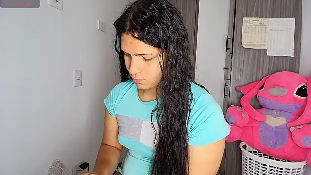 Snapshot of alys_love chatting on 03.16.26 alys love online show from 03.16.26