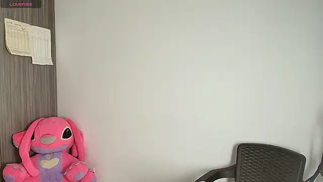 Snapshot of alys_love chatting on 03.29.26 alys love online show from 03.29.26