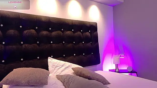 Snapshot of Aitana_Oliveira chatting on 02.19.26 Aitana Oliveira online show from 02.19.26