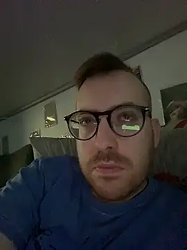 Snapshot of io1Elian chatting on 04.23.26 io1Elian online show from 04.23.26