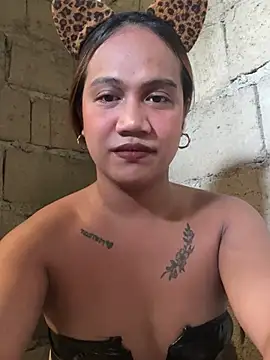 Snapshot of Queen-barbie chatting on 02.16.26 Queen-barbie online show from 02.16.26