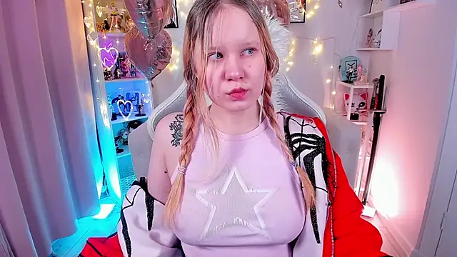 Snapshot of AnnieVibe chatting on 02.09.26 AnnieVibe online show from 02.09.26