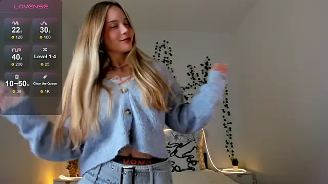 Snapshot of EllyMartinez chatting on 02.24.26 EllyMartinez online show from 02.24.26