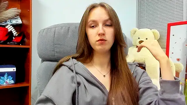 Snapshot of Nessi-Morris chatting on 02.02.26 Nessi-Morris online show from 02.02.26